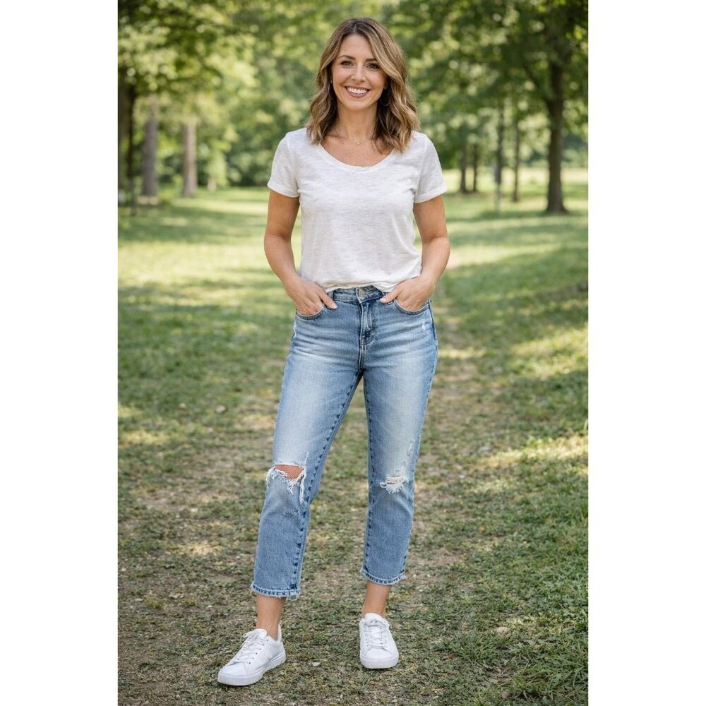 AG Adriano Goldschmied size 28R The Prima Crop Jeans Light Wash Distressed